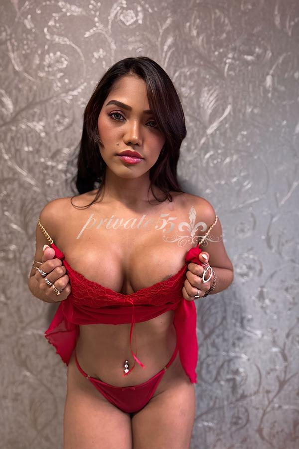 JULIA MANAUARA - Acompanhantes Balneário Camboriú