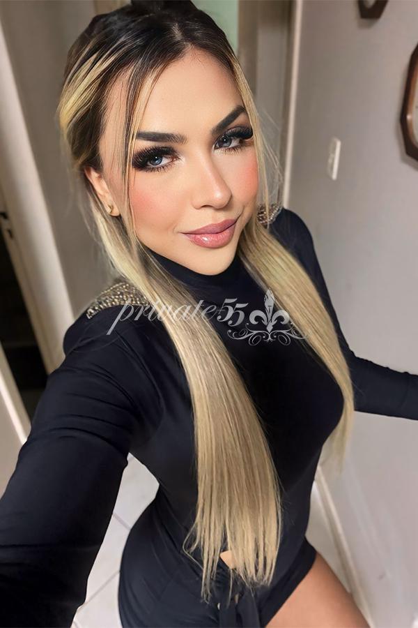 Júlia Oliveira - Acompanhantes Balneário Camboriú - Acompanhantes BC - Acompanhantes SC