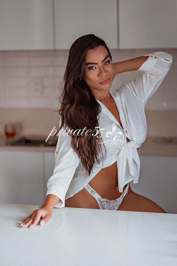 Lia Bellini - Acompanhantes Balneário Camboriú - Acompanhantes BC - Acompanhantes SC