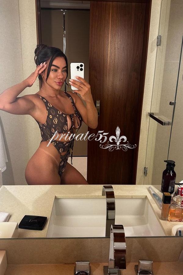 Lia Bellini - Acompanhantes Balneário Camboriú - Acompanhantes BC - Acompanhantes SC