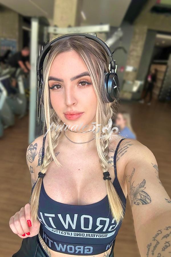 Loirinha Tímida - Acompanhantes Balneário Camboriú - Acompanhantes BC - Acompanhantes SC