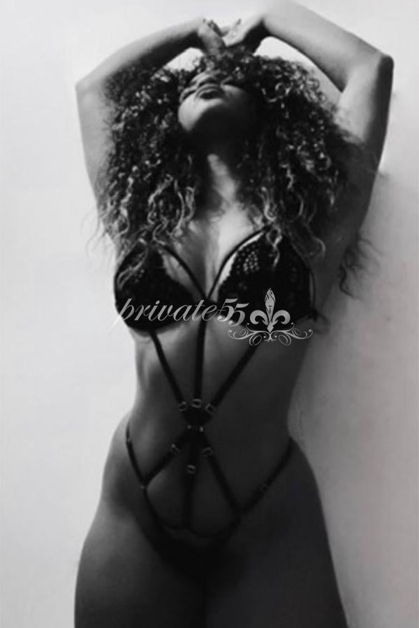 NEFERTARI MILLER - Acompanhantes Balneário Camboriú
