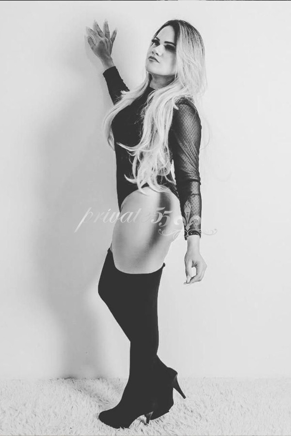EDUARDA LINHAREZ - Acompanhantes Blumenau