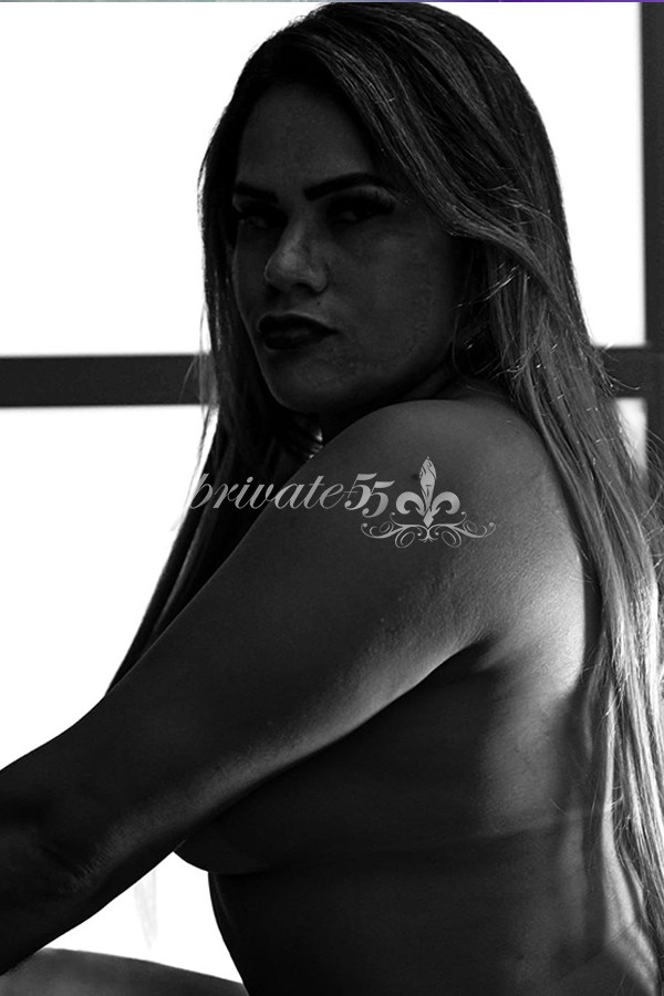 EDUARDA LINHAREZ - Acompanhantes Blumenau