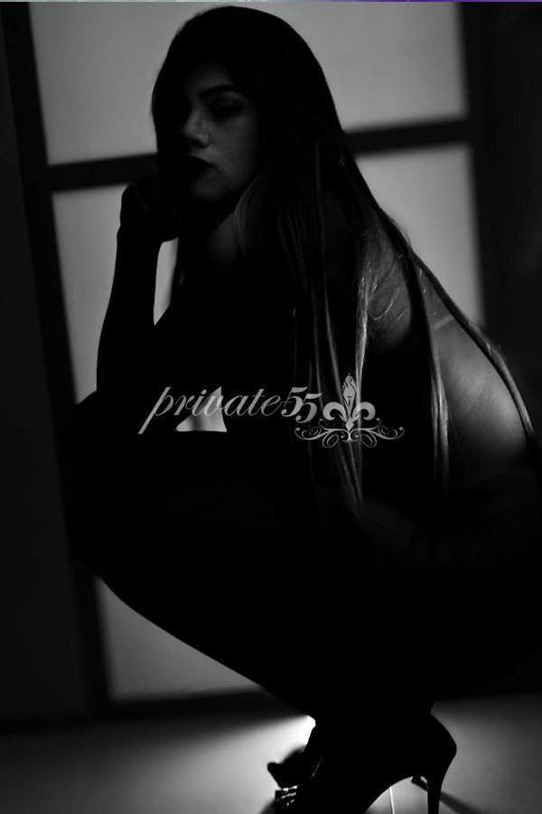 EDUARDA LINHAREZ - Acompanhantes Blumenau