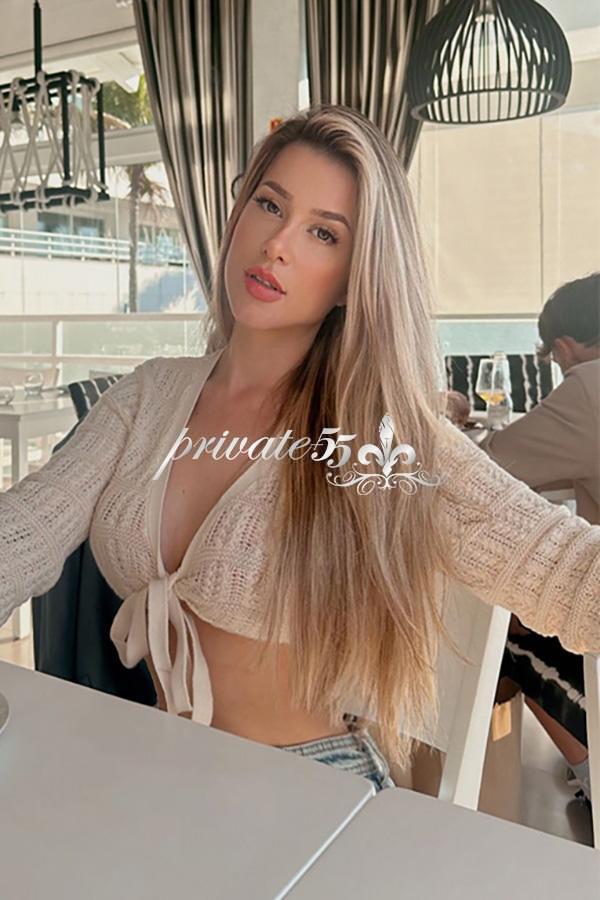NICOLE EWBANK - Acompanhantes Blumenau