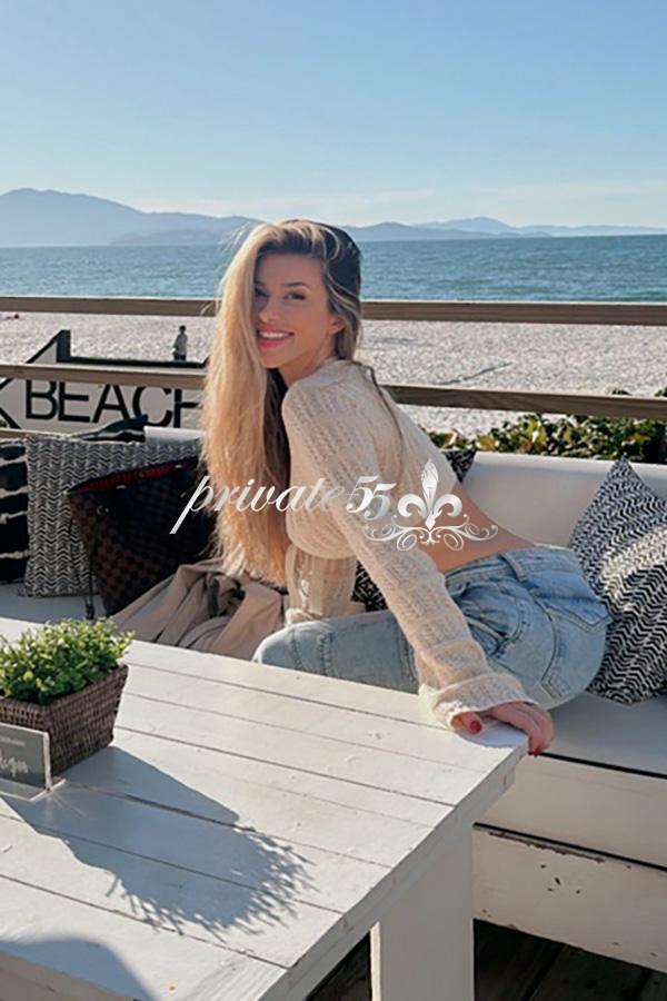 NICOLE EWBANK - Acompanhantes Blumenau