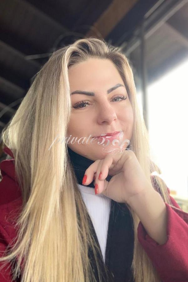 DÉBORA DIOR - Acompanhantes Brasília