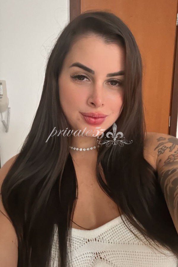 JÚLIA PRADO - Acompanhantes Brasília