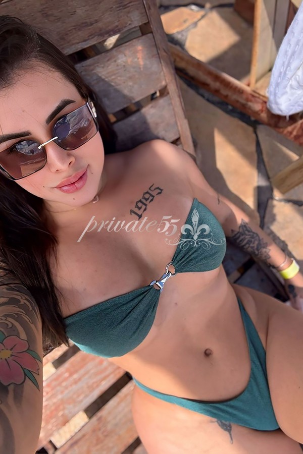 JÚLIA PRADO - Acompanhantes Brasília