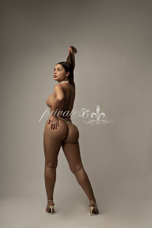 LARA BRANDÃO - Acompanhantes Brasília