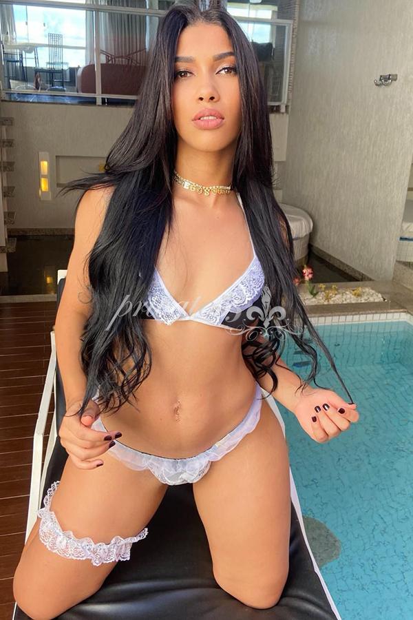 ÍSIS MAYA - Acompanhantes Brasília