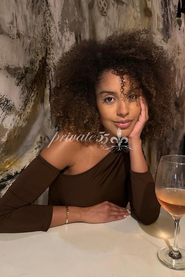 Antonella Amaral - Acompanhantes Curitiba - Acompanhantes Ctba - Acompanhantes PR