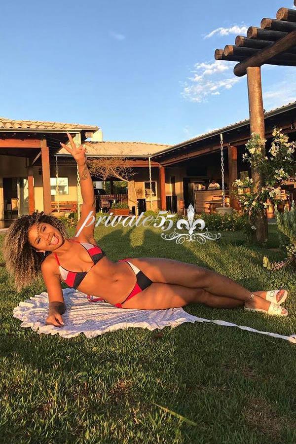 IZADORA LINA MASSOTERAPEUTA - Acompanhantes Curitiba