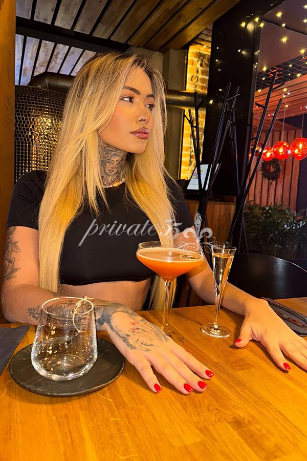 MARIA JÚLIA - Acompanhantes Curitiba