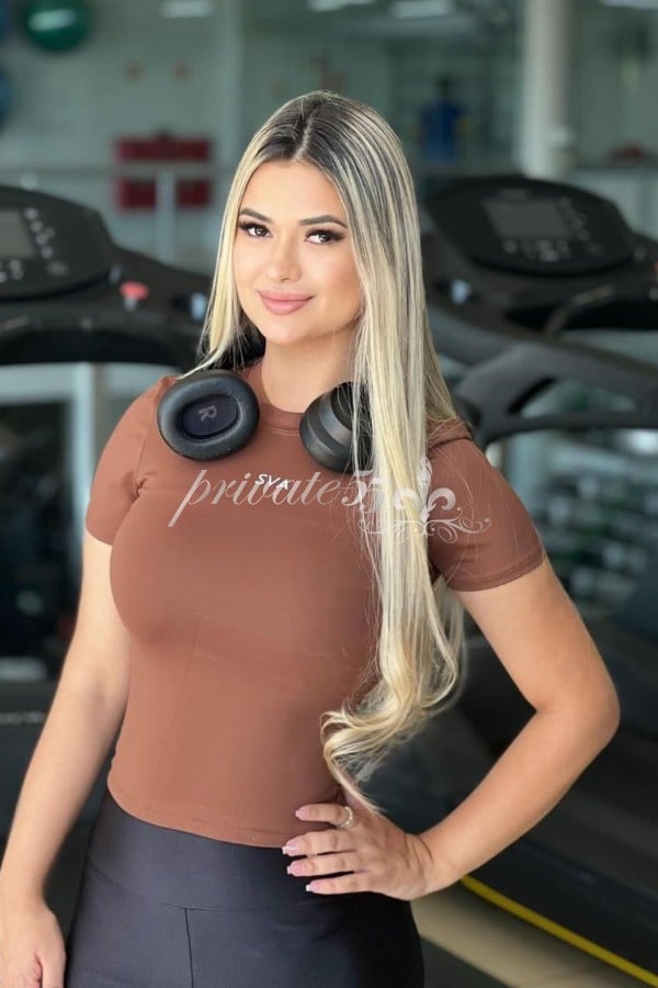 MARIANA  DINIZ - Acompanhantes Curitiba