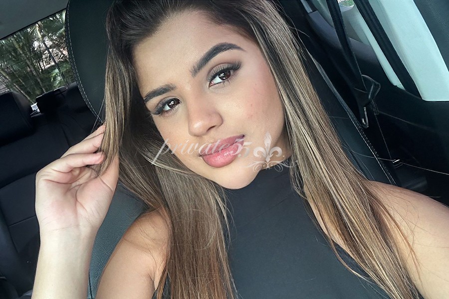 MARINA  SAVASSI  - Acompanhantes Curitiba