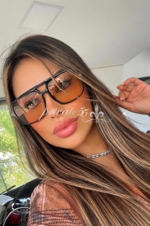 MIA  DINIZ  - Acompanhantes Curitiba