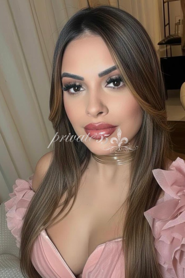 MIA  DINIZ  - Acompanhantes Curitiba