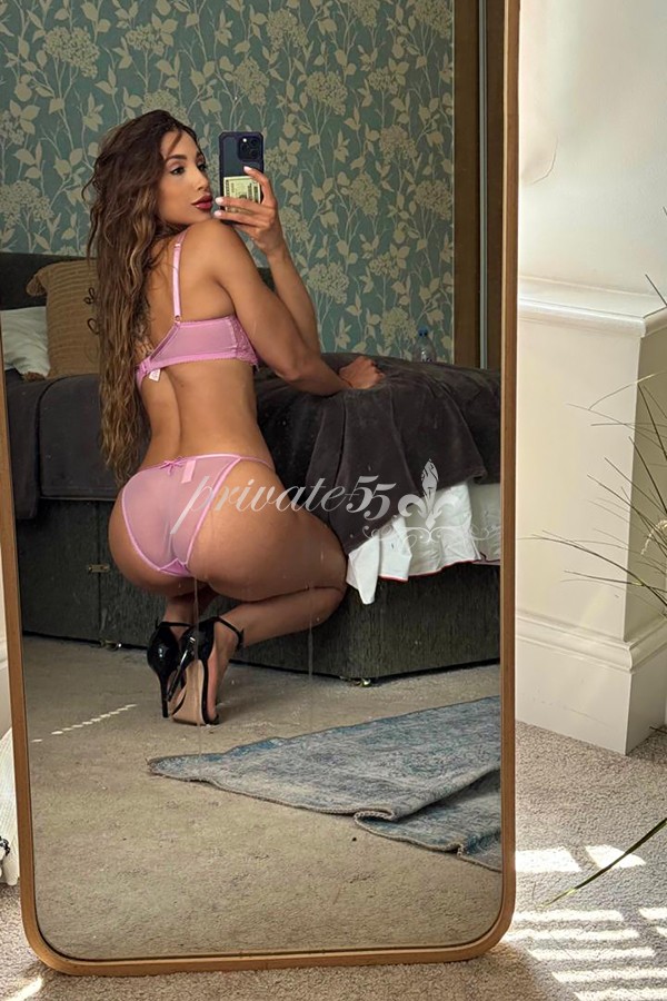 MIA  VALENÇA - Acompanhantes Curitiba
