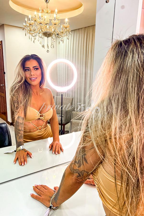 NICOLLE SCHMITT - Acompanhantes Curitiba