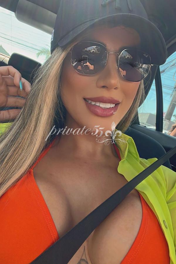 NICOLLE SCHMITT - Acompanhantes Curitiba