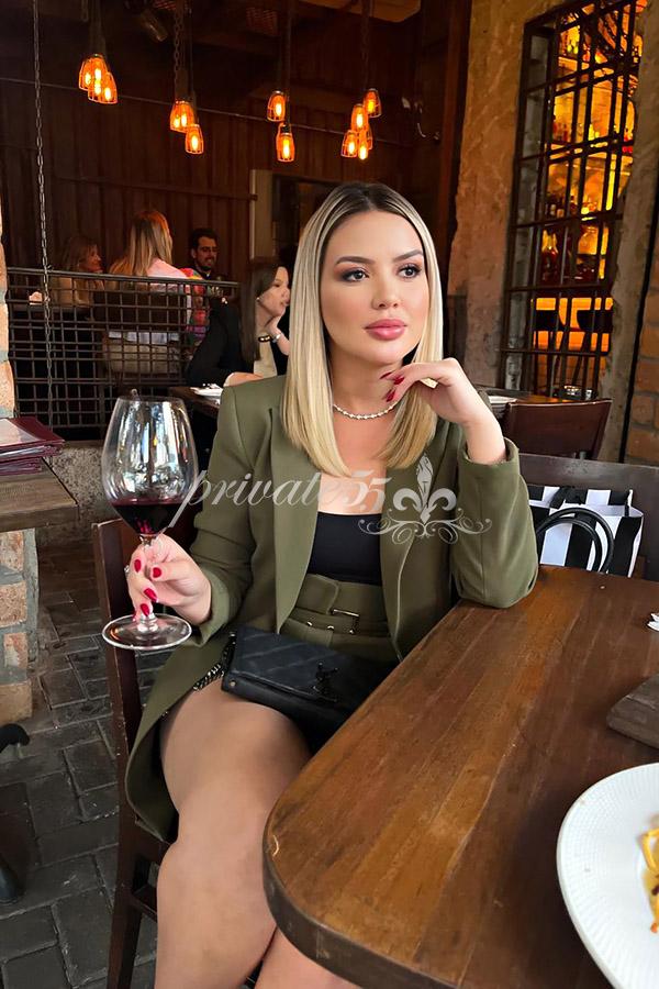 OLIVIA FARIAS - Acompanhantes Curitiba