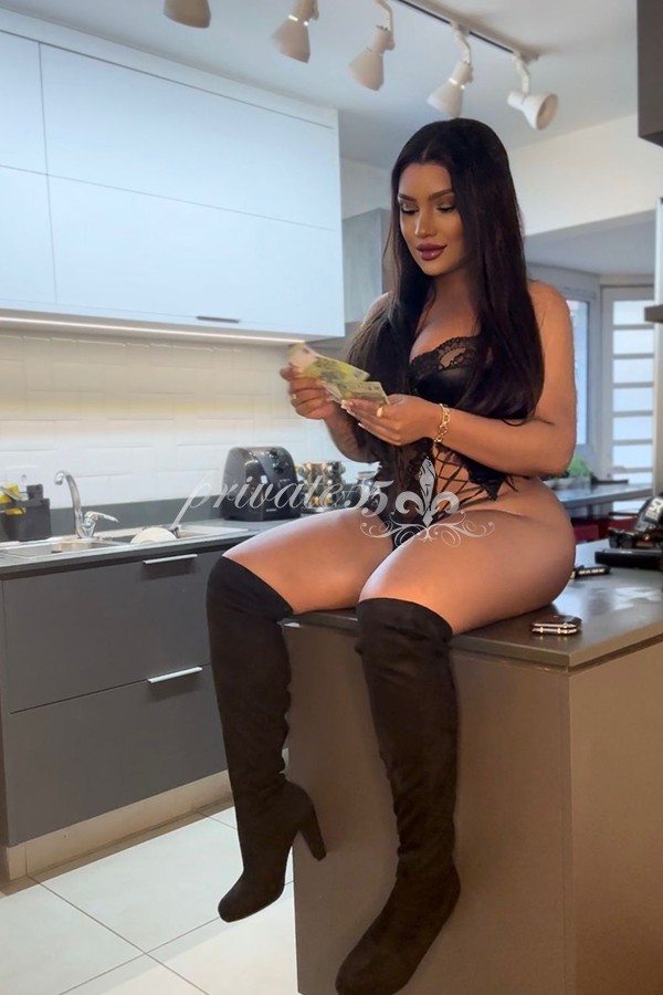 SARAH CASH - Acompanhantes Curitiba