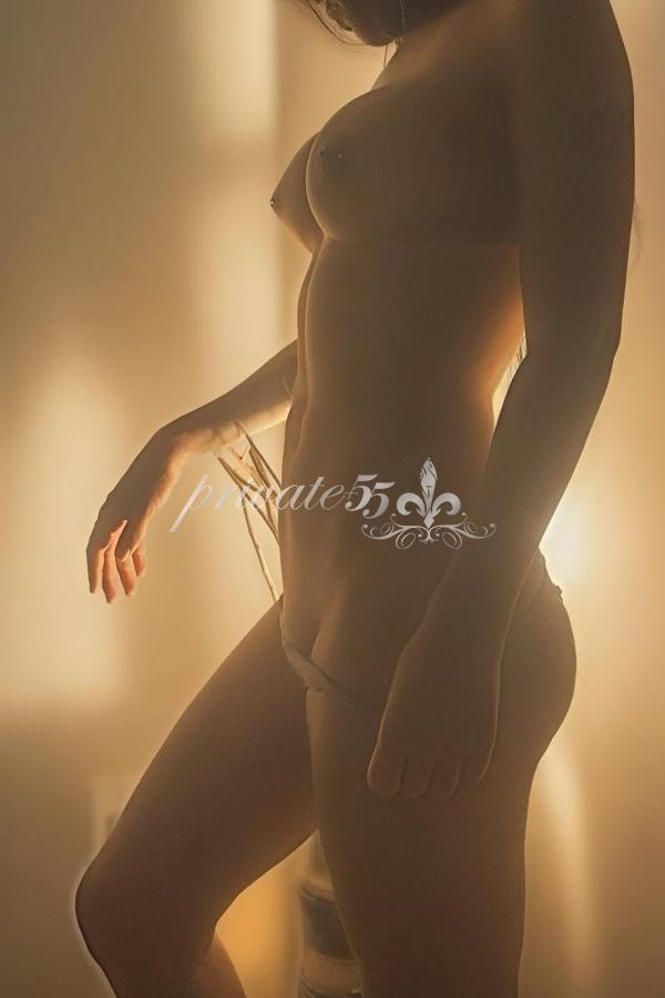 CLARA ARRUDA - Acompanhantes Curitiba