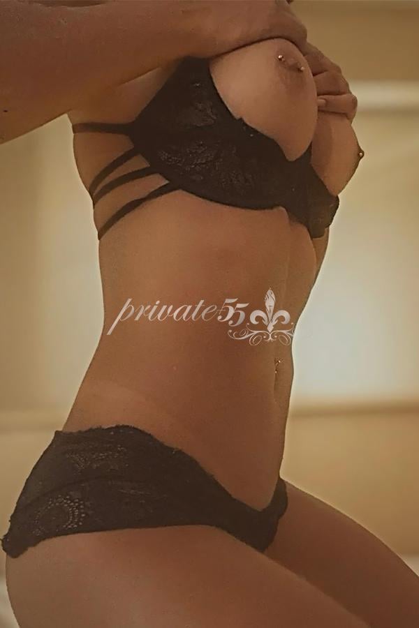 CLARA ARRUDA - Acompanhantes Curitiba