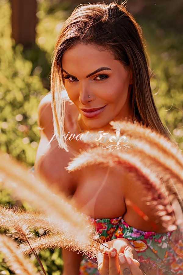 AMANDA MEDEIROS - Acompanhantes Florianópolis