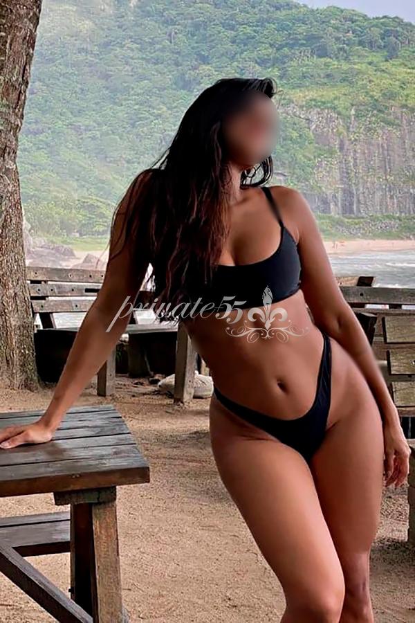 Antonella Shirt - Acompanhantes Florianópolis - Acompanhantes Floripa - Acompanhantes SC