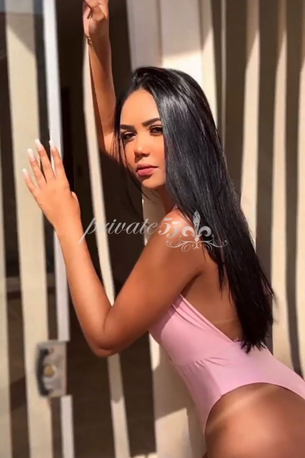 LARISSA AVELLAR - Acompanhantes Florianópolis