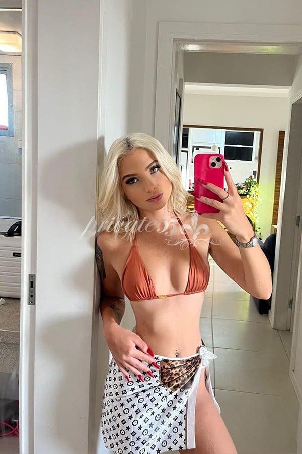 LARISSA DINIZ - Acompanhantes Curitiba