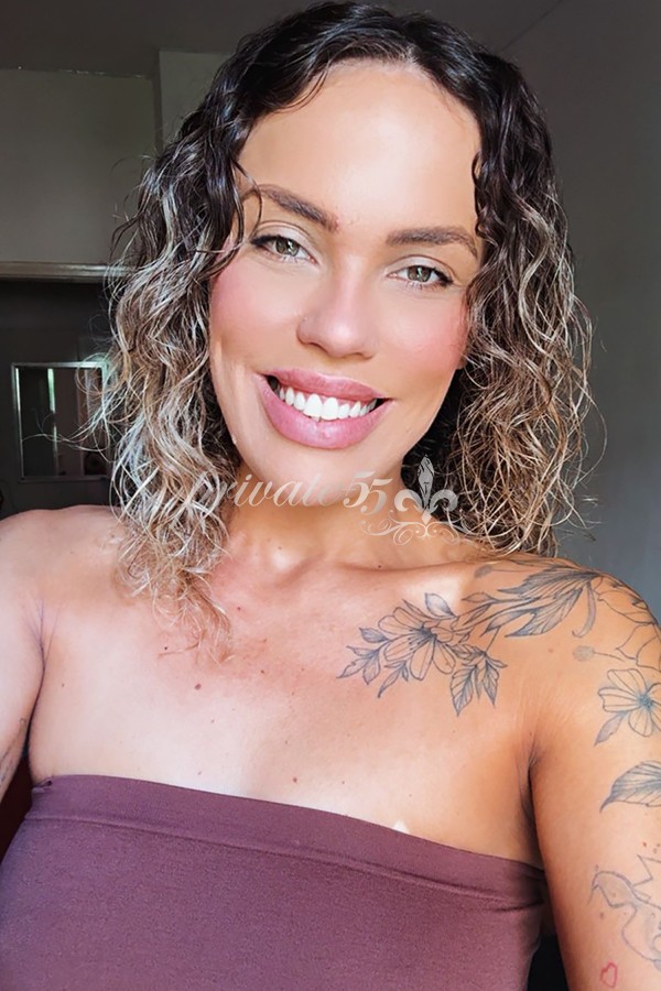 LIARA BREHM - Acompanhantes Florianópolis