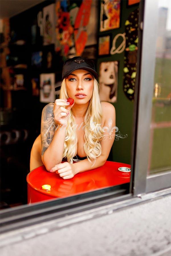 LUIZA VERSACE - Acompanhantes Florianópolis