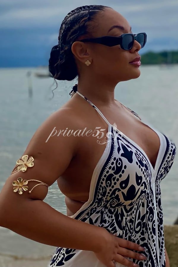 THAÍS  ARAUJO  - Acompanhantes Florianópolis