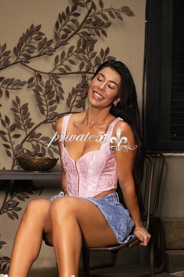 JÚLIA TORRES - Acompanhantes Goiânia
