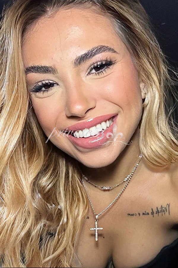 MAY RIVEIRA - Acompanhantes Itajaí