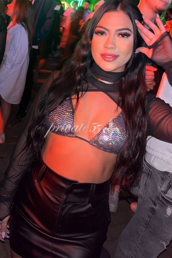MIRELLA GUSMÃO - Acompanhantes Itajaí