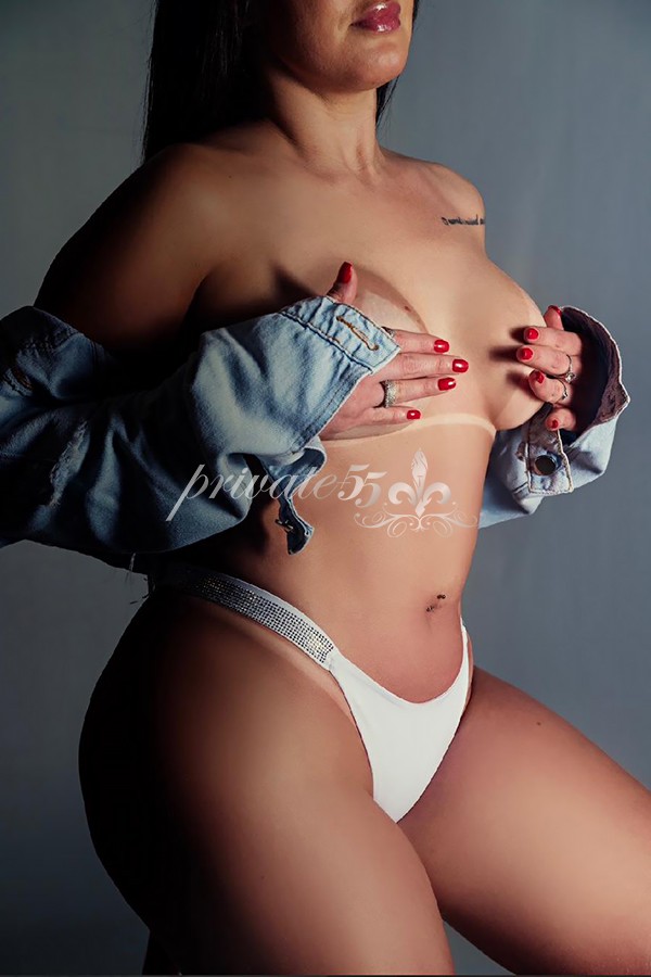 HELLEN OLIVEIRA - Acompanhantes Itapema