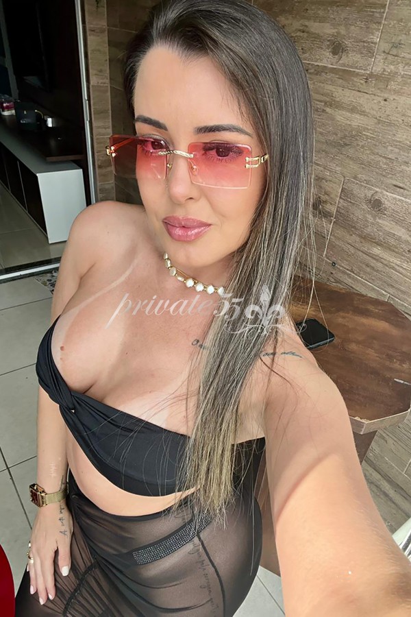 HELLEN OLIVEIRA - Acompanhantes Itapema
