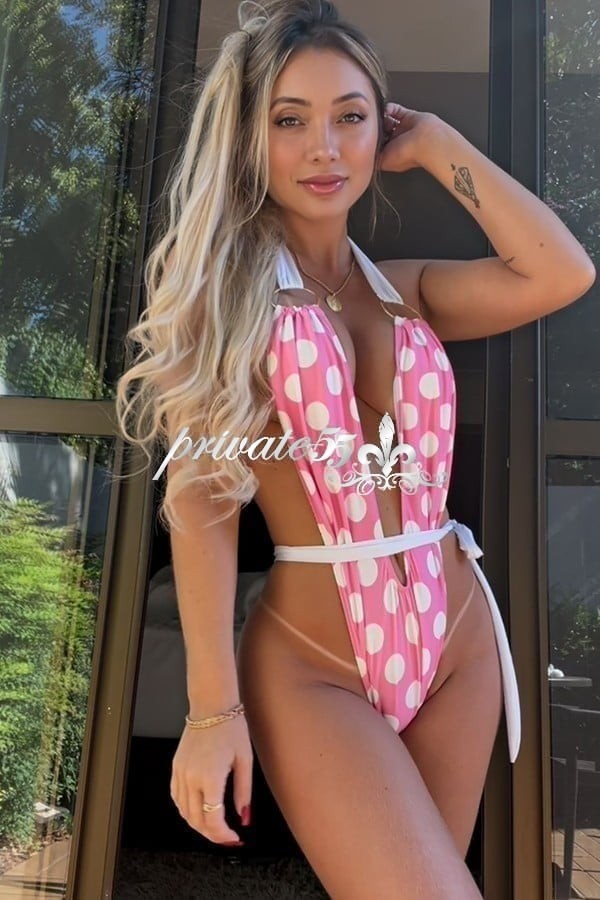 JAQUE RIBEIRO - Acompanhantes Itapema