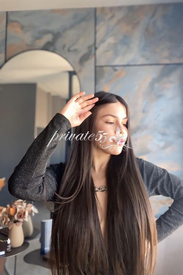 LAURA BITTENCOURT - Acompanhantes Itapema