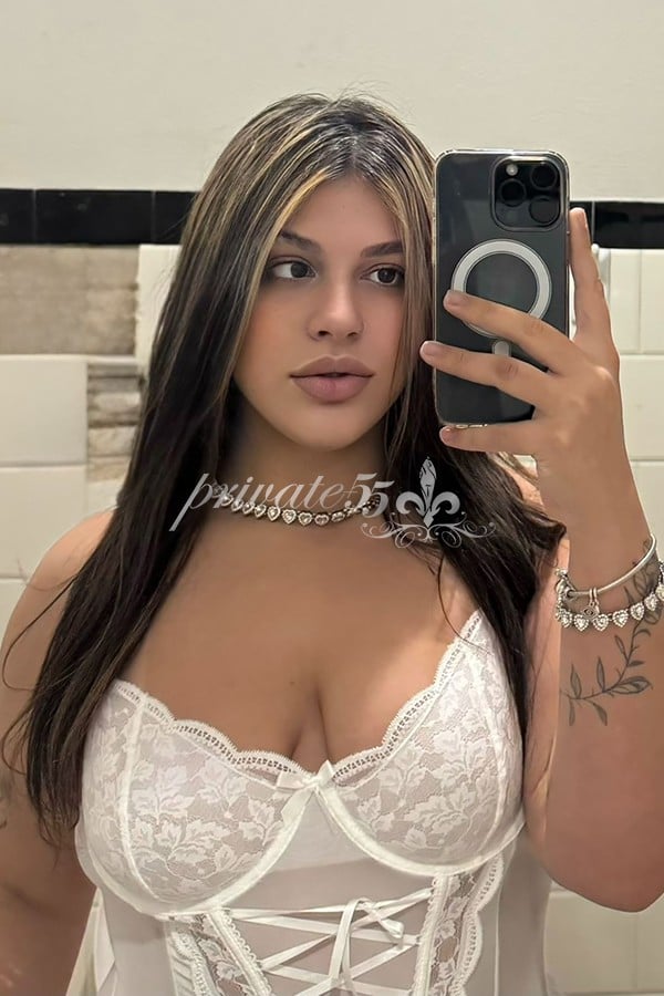 ISADORA DINIZ - Acompanhantes Joinville