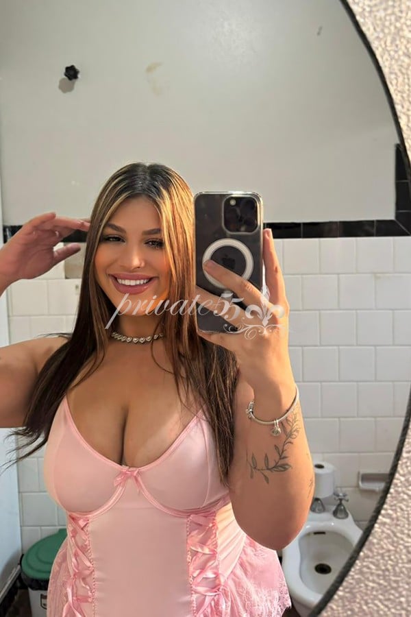 ISADORA DINIZ - Acompanhantes Joinville
