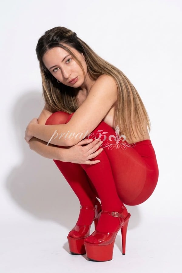 ESTER  EXPÓSITO - Acompanhantes Porto Alegre