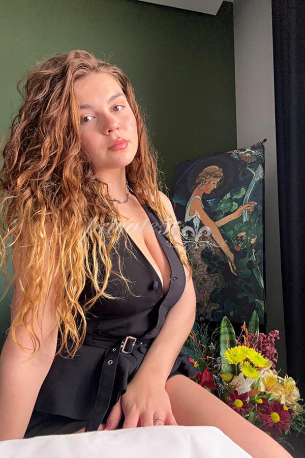 MAÍRA  EVELLYN - Acompanhantes Porto Alegre