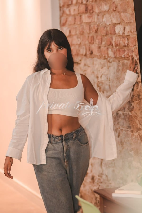 CLARA YANZE - Acompanhantes Rio de Janeiro