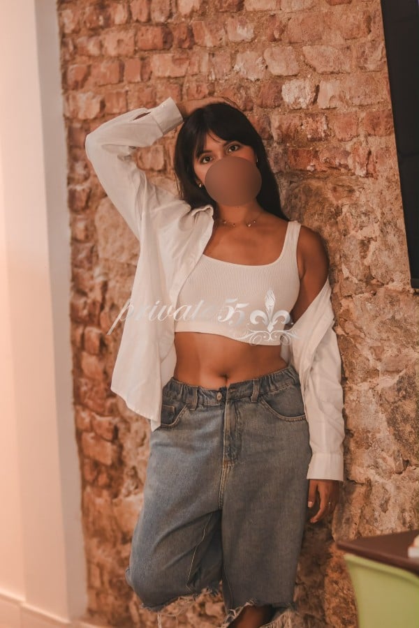 CLARA YANZE - Acompanhantes Rio de Janeiro